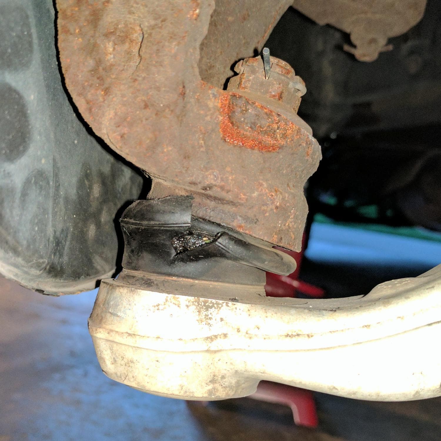 what-causes-squeaky-suspension